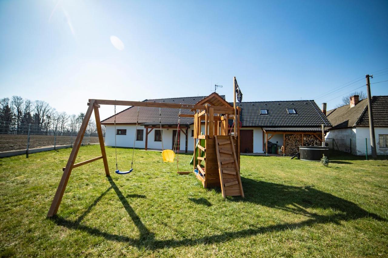 Apartman Dvorce Stráž nad Nežárkou Zewnętrze zdjęcie