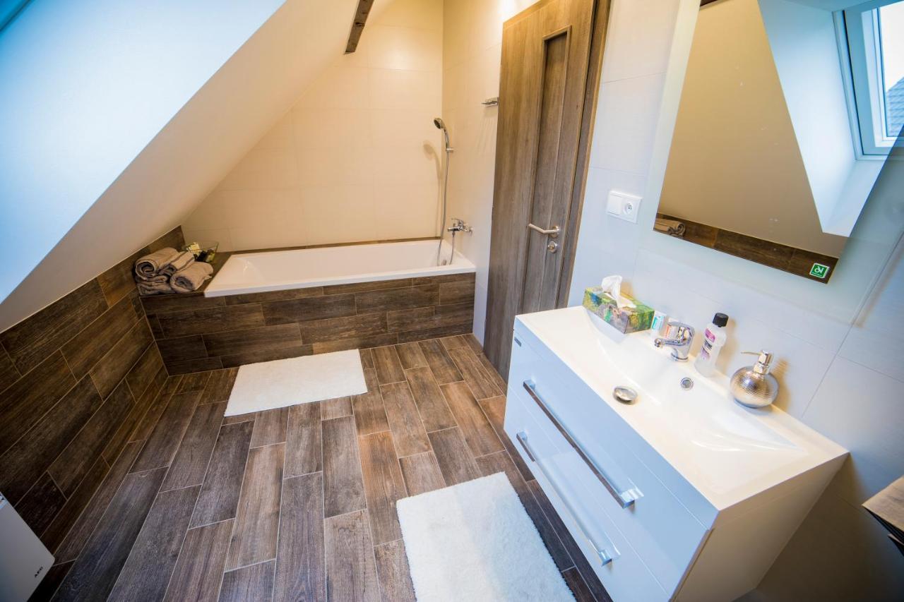Apartman Dvorce Stráž nad Nežárkou Zewnętrze zdjęcie