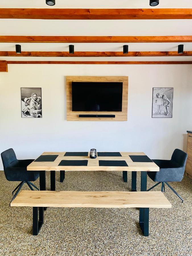 Apartman Dvorce Stráž nad Nežárkou Zewnętrze zdjęcie